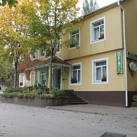 Arnold Hotel