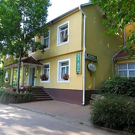 Hotel Arnold Tata