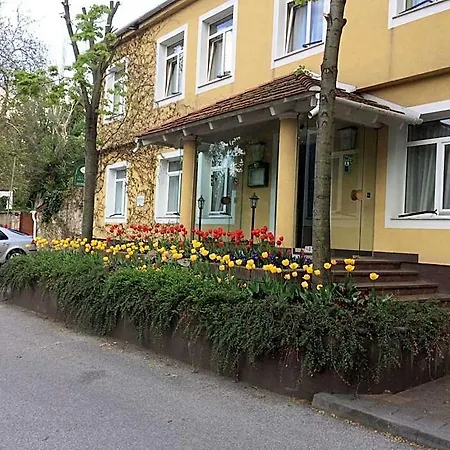 Arnold Hotel 2*