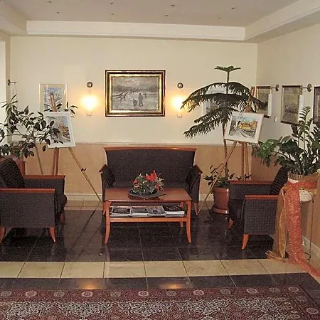 Arnold Hotel 2*