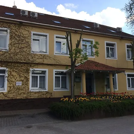 Arnold Hotel 3*
