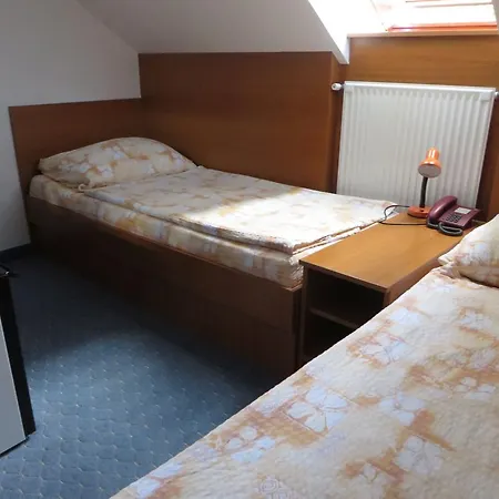 Arnold Hotel 2*