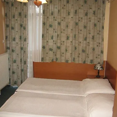 Arnold Hotel