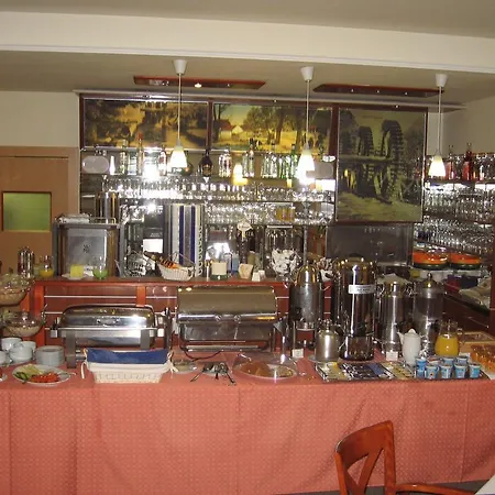 Arnold Hotel