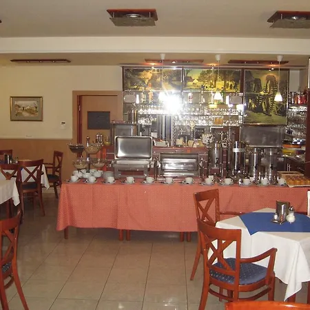 Arnold Hotel