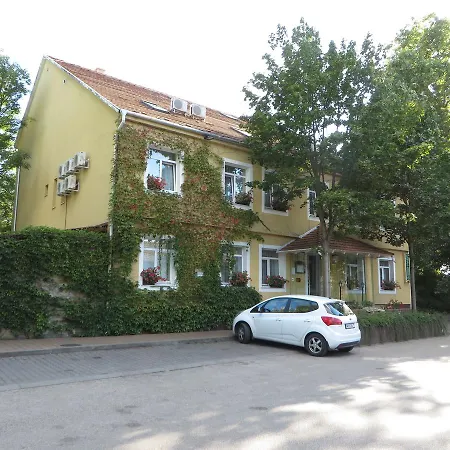 Hotel Arnold 2*