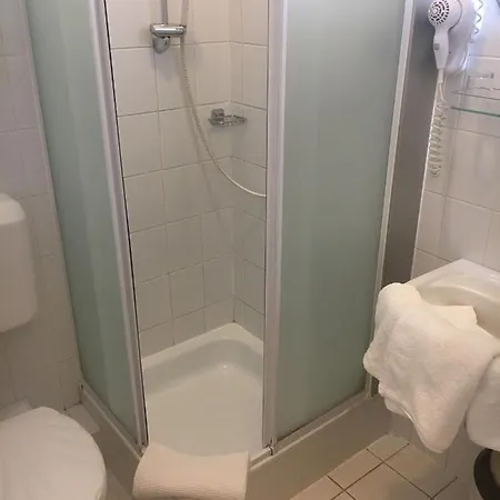 Hotel Arnold 2*